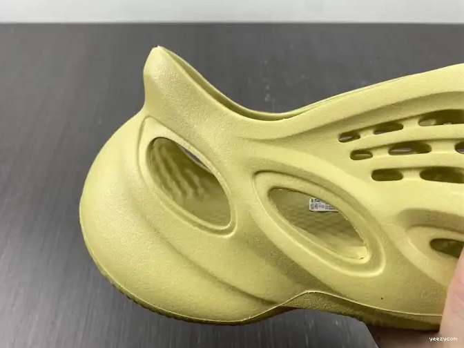 Foam Adidas GV6775 RNNR Yeezy Sulfur 0512